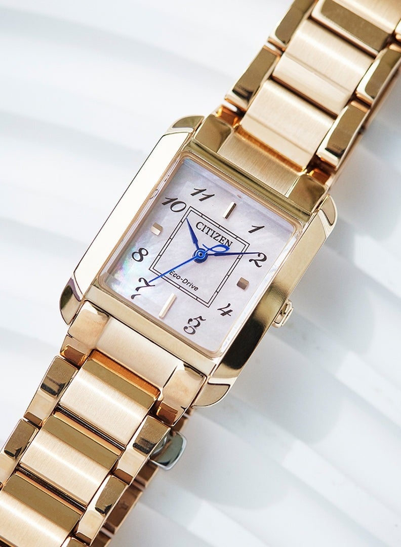 CITIZEN ساعة أنالوج نسائية إيكو درايف EW5603‑89Y، 28.4×21.5 مم بقرص من أم اللؤلؤ، سوار من الفولاذ المقاوم للصدأ الذهبي، مقاومة للماء حتى 50 م - Image 1